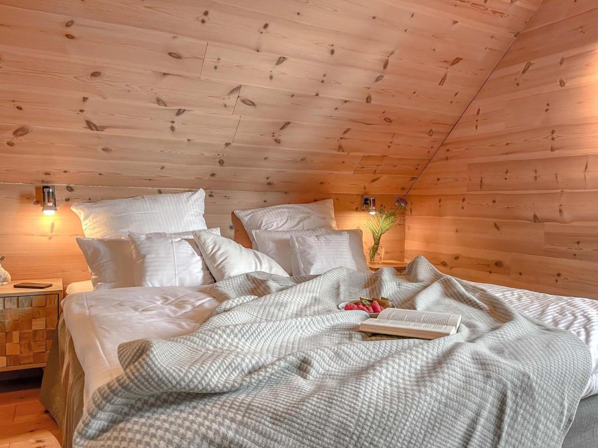 Traumhaff Kuestenchalets - Einzigartige Chalets An Der Ostsee. Ganz Aus Laerchenholz Mit Kamin Und Sauna Vogelsang-Warsin ภายนอก รูปภาพ