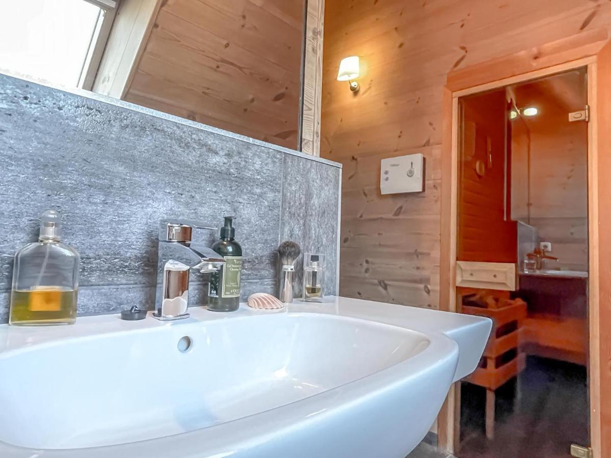 Traumhaff Kuestenchalets - Einzigartige Chalets An Der Ostsee. Ganz Aus Laerchenholz Mit Kamin Und Sauna Vogelsang-Warsin ภายนอก รูปภาพ
