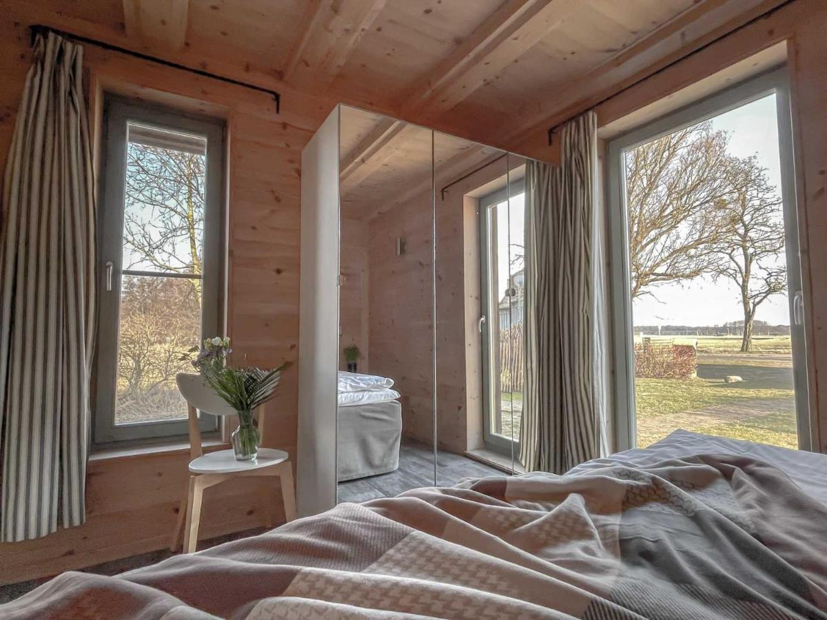Traumhaff Kuestenchalets - Einzigartige Chalets An Der Ostsee. Ganz Aus Laerchenholz Mit Kamin Und Sauna Vogelsang-Warsin ภายนอก รูปภาพ