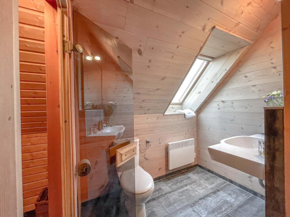 Traumhaff Kuestenchalets - Einzigartige Chalets An Der Ostsee. Ganz Aus Laerchenholz Mit Kamin Und Sauna Vogelsang-Warsin ภายนอก รูปภาพ