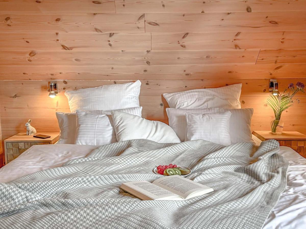 Traumhaff Kuestenchalets - Einzigartige Chalets An Der Ostsee. Ganz Aus Laerchenholz Mit Kamin Und Sauna Vogelsang-Warsin ภายนอก รูปภาพ
