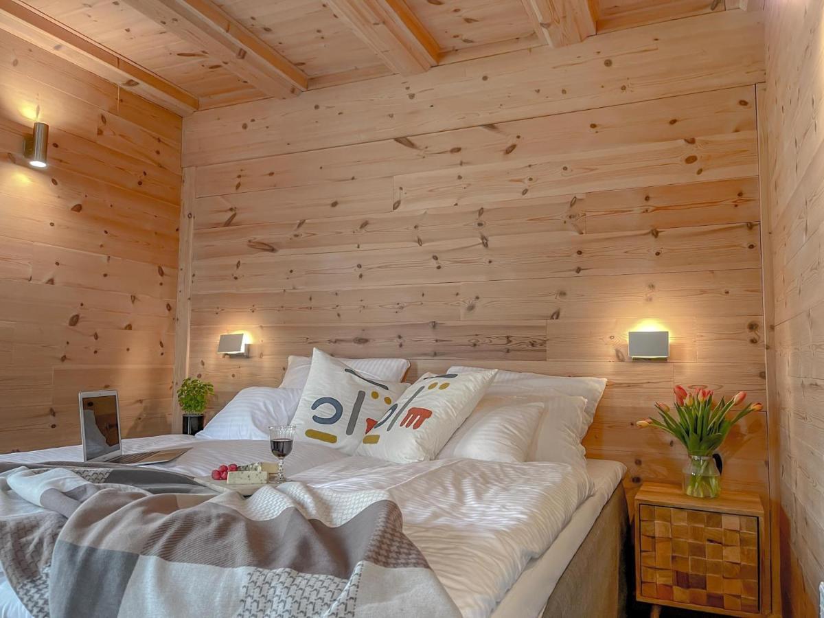 Traumhaff Kuestenchalets - Einzigartige Chalets An Der Ostsee. Ganz Aus Laerchenholz Mit Kamin Und Sauna Vogelsang-Warsin ภายนอก รูปภาพ