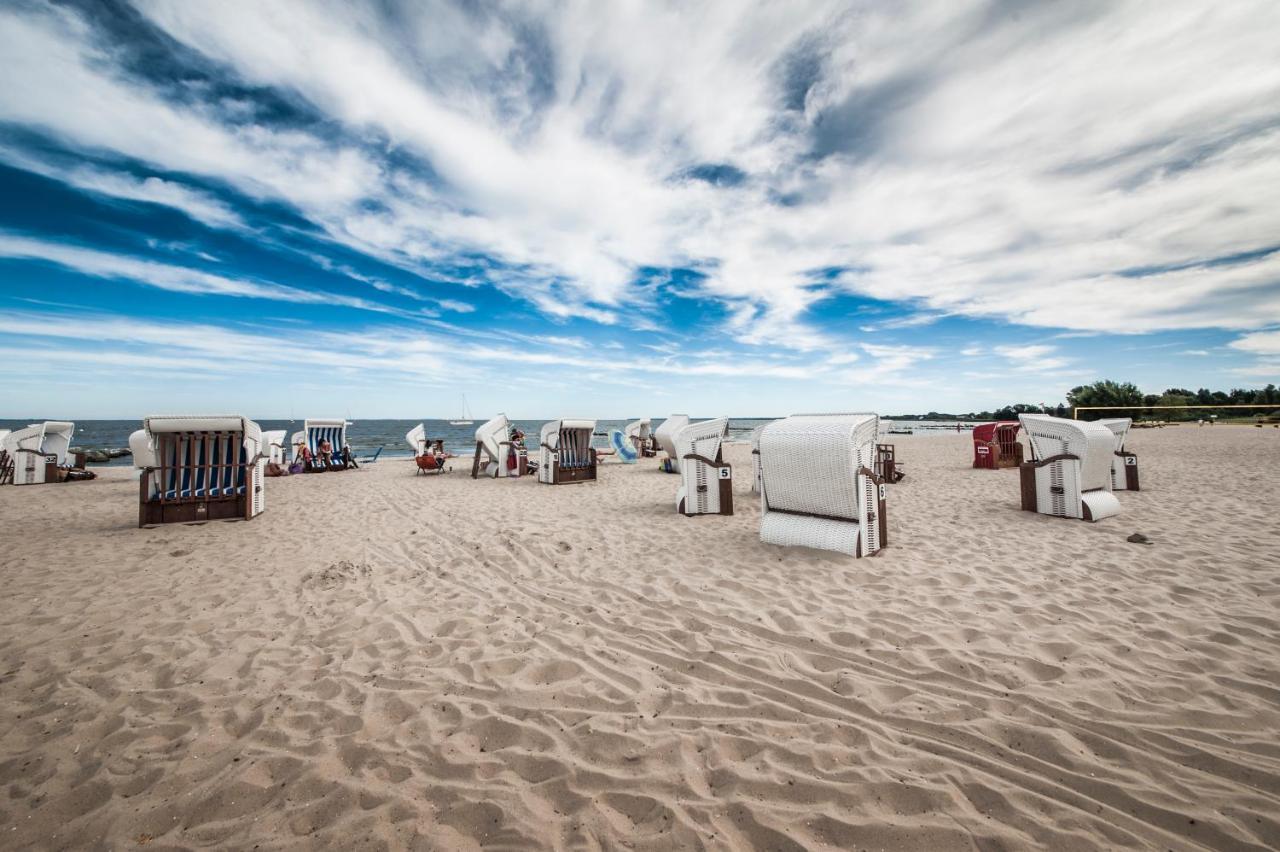 Traumhaff Kuestenchalets - Einzigartige Chalets An Der Ostsee. Ganz Aus Laerchenholz Mit Kamin Und Sauna Vogelsang-Warsin ภายนอก รูปภาพ